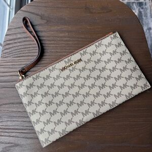 Michael Kors Logo-print Large Wristlet